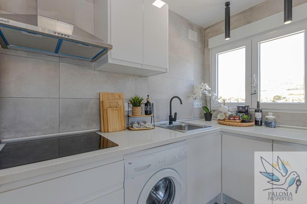 Wonderful Studio Apartment On The Beachfront Benalmádena Eksteriør bilde