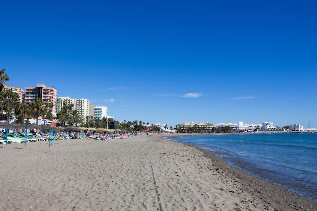 Wonderful Studio Apartment On The Beachfront Benalmádena Eksteriør bilde